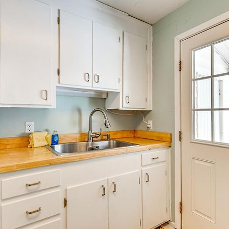 Fort Walton Coastal Retreat With Yard Walk To Beach Fort Walton Beach Exteriör bild