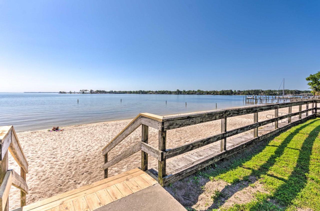 Fort Walton Coastal Retreat With Yard Walk To Beach Fort Walton Beach Exteriör bild