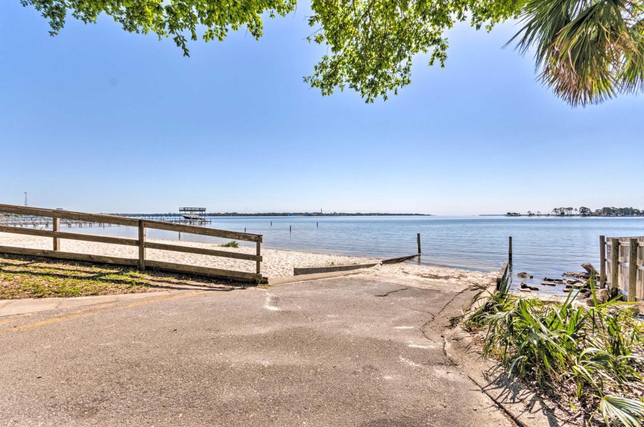 Fort Walton Coastal Retreat With Yard Walk To Beach Fort Walton Beach Exteriör bild