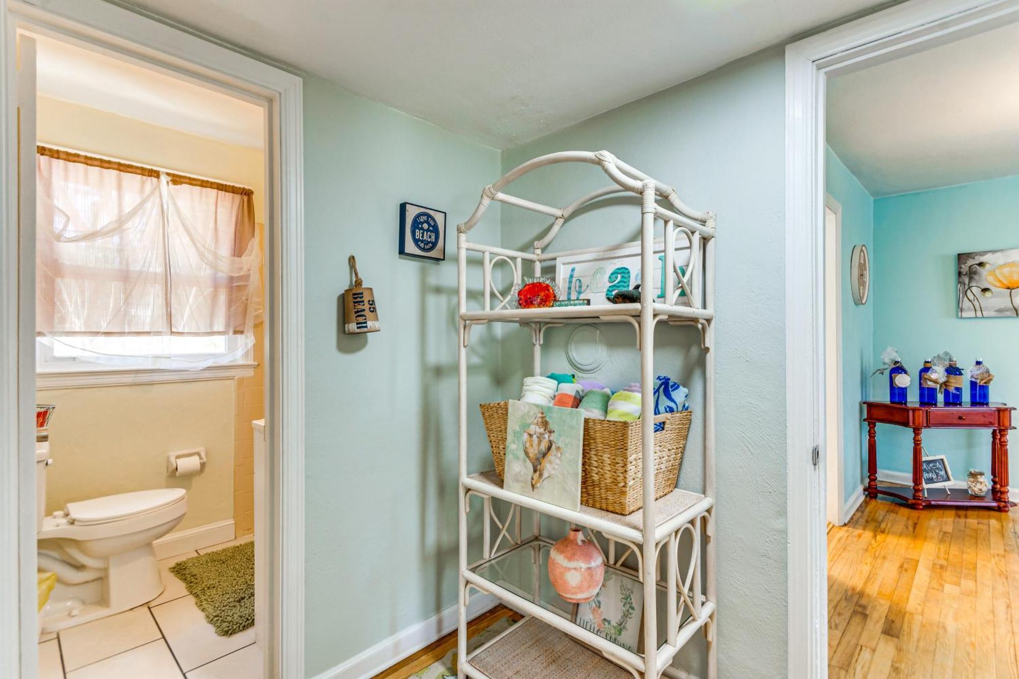 Fort Walton Coastal Retreat With Yard Walk To Beach Fort Walton Beach Exteriör bild