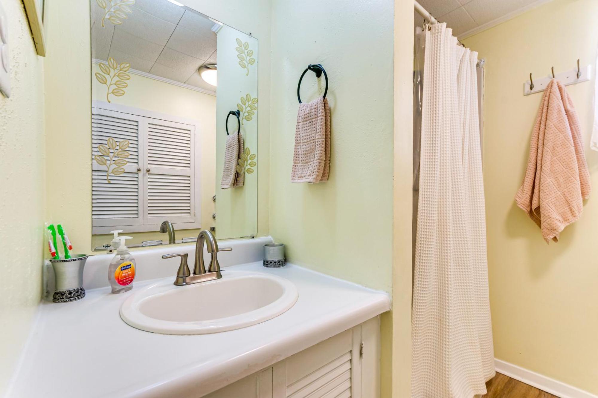 Fort Walton Coastal Retreat With Yard Walk To Beach Fort Walton Beach Exteriör bild