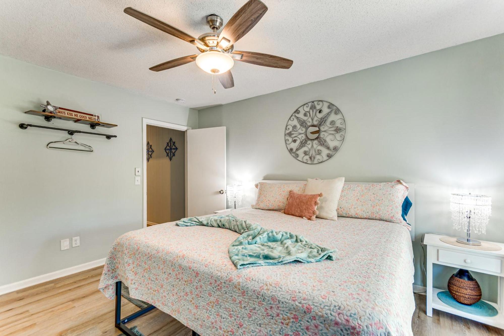 Fort Walton Coastal Retreat With Yard Walk To Beach Fort Walton Beach Exteriör bild