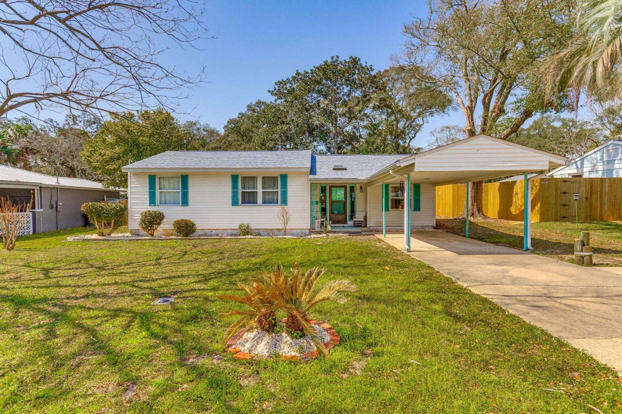 Fort Walton Coastal Retreat With Yard Walk To Beach Fort Walton Beach Exteriör bild